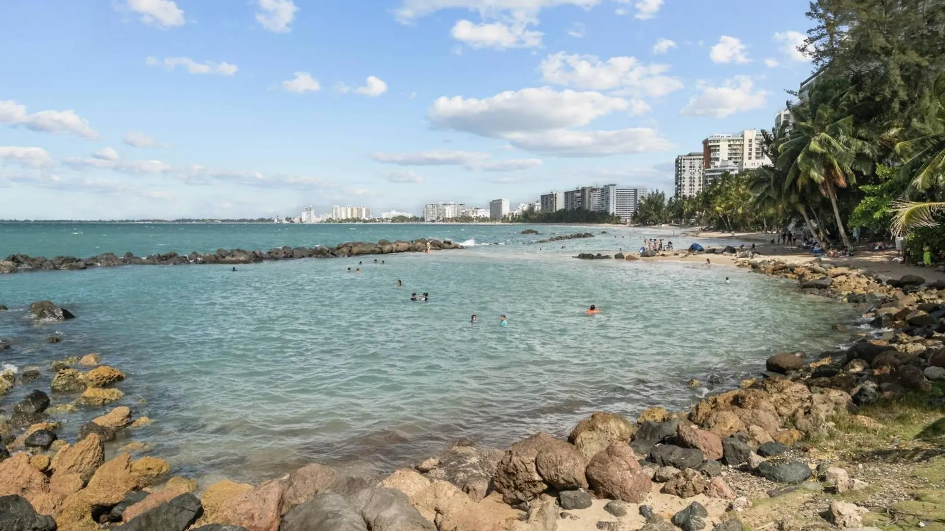 San Juan Apartment Steps Away From The Beach 0*, סן חואן